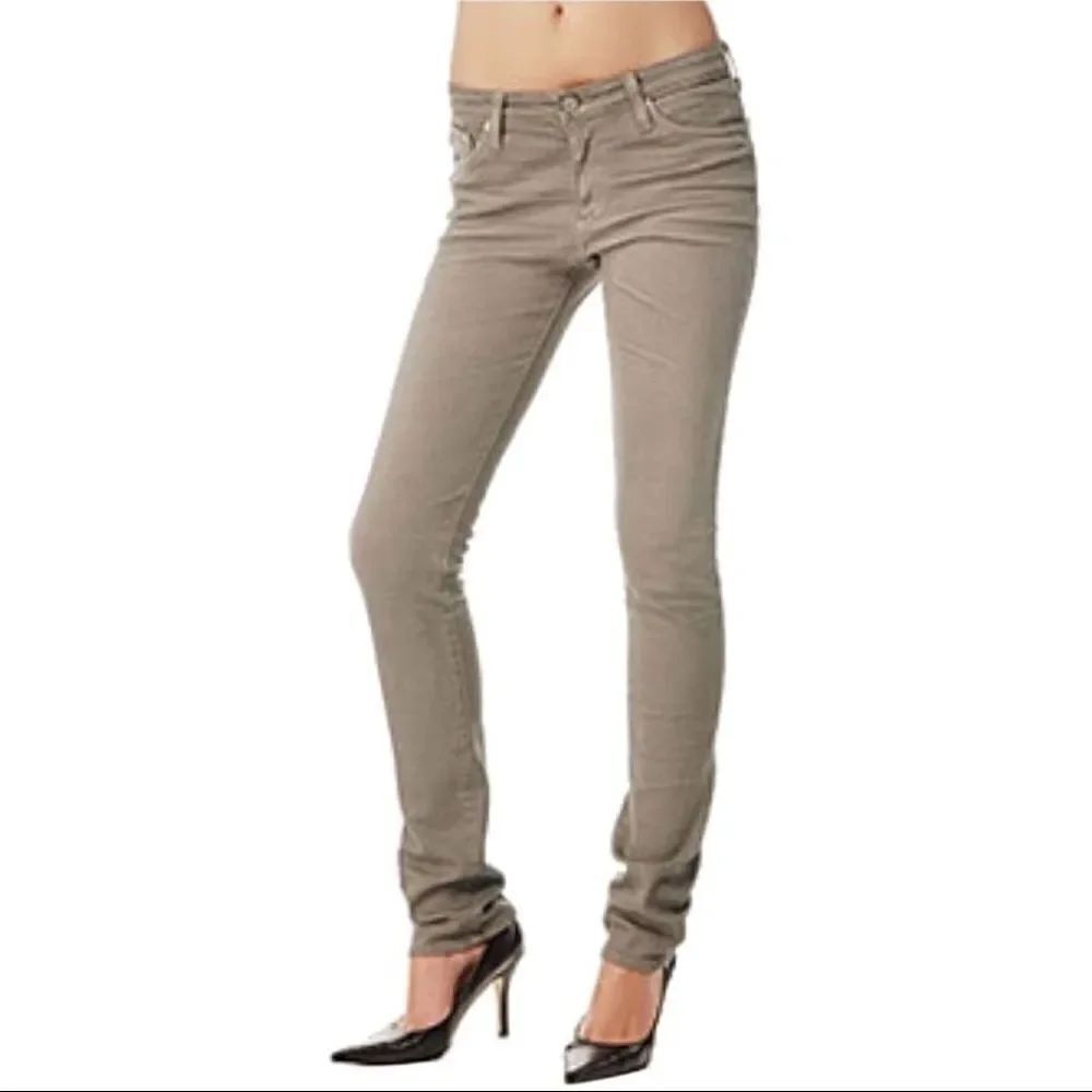 ✨ HP✨Gray Premiere Skinny Straight Leg Jeans✨